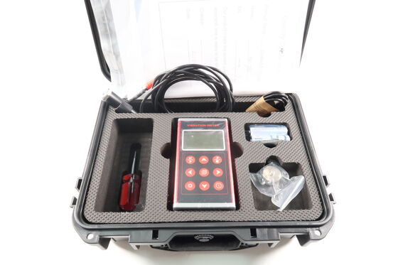 TMV120 Handheld Vibration Meter LCD Dengan Backlight Instrumen Untuk Deteksi dan Pemeliharaan Getaran